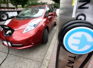Nissan-Leaf-plug-in